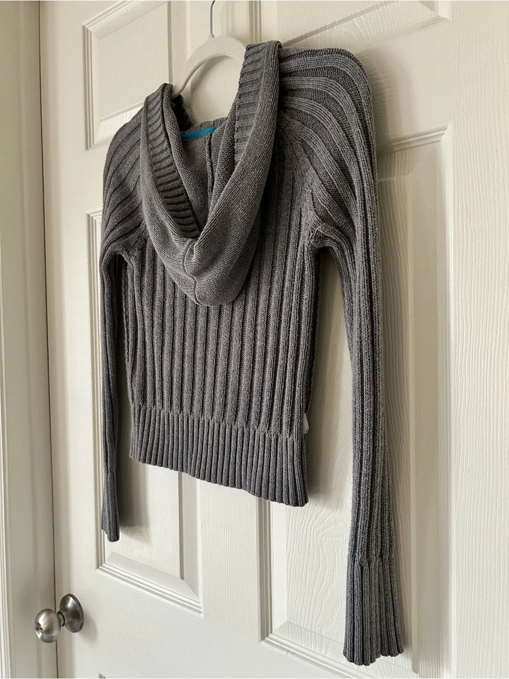 Aeropostale Gray Cable-Knit V-Neck Hooded Sweater – Size Medium — BOGO - Picture 5 of 11